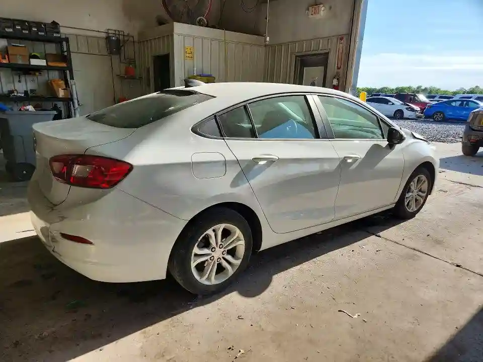 1G1BC5SM6K7153076 2019 CHEVROLET CRUZE-2