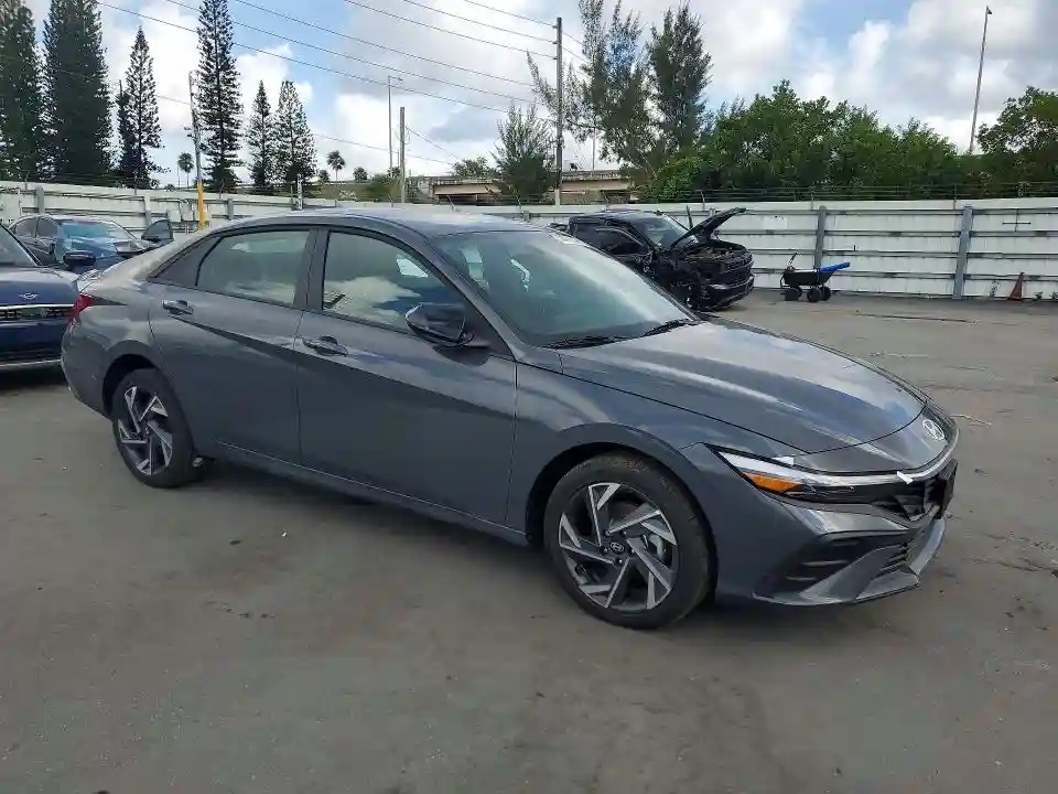 KMHLM4DJ5SU126180 2025 HYUNDAI ELANTRA-3