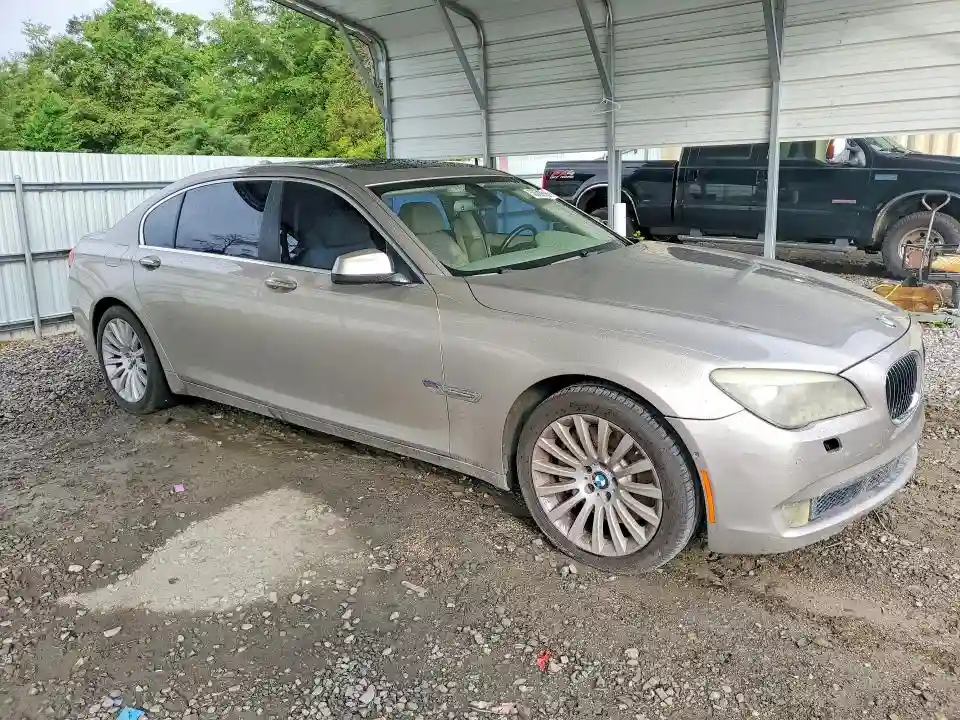 WBAKB8C52ACY63260 2010 BMW 7 SERIES-3