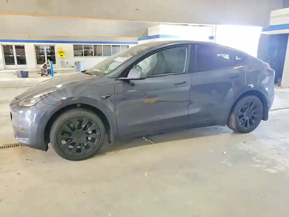 7SAYGDEE0PF855001 2023 TESLA MODEL Y-0