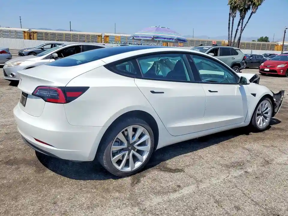 5YJ3E1EA7PF459334 2023 TESLA MODEL 3-2