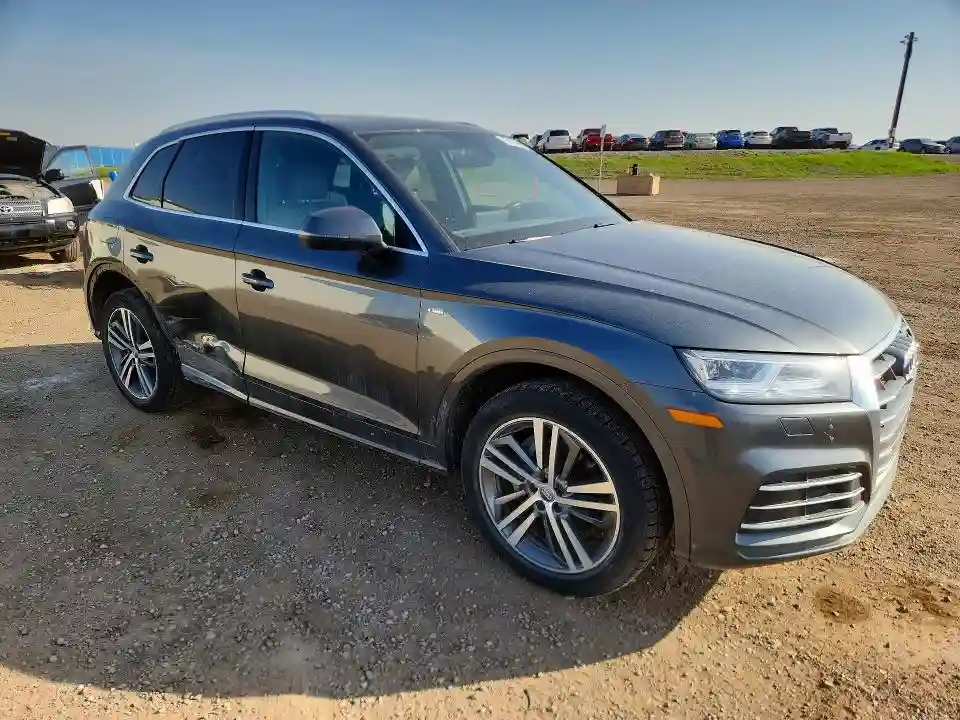 WA1FNAFY9J2160814 2018 AUDI Q5-3