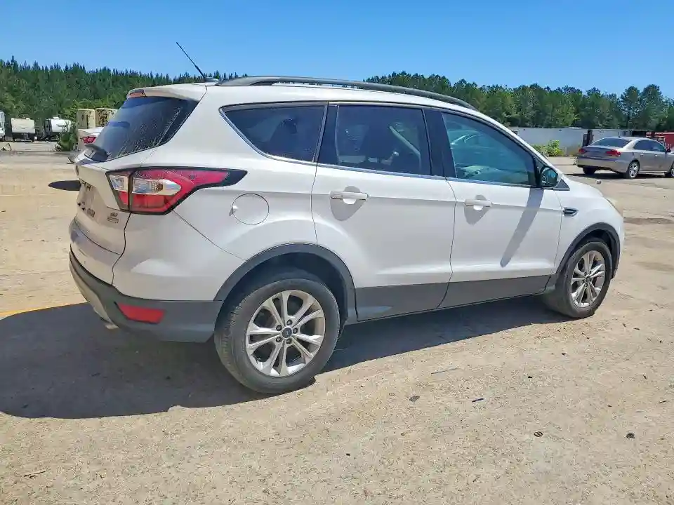 1FMCU0G97HUD78242 2017 FORD ESCAPE-2