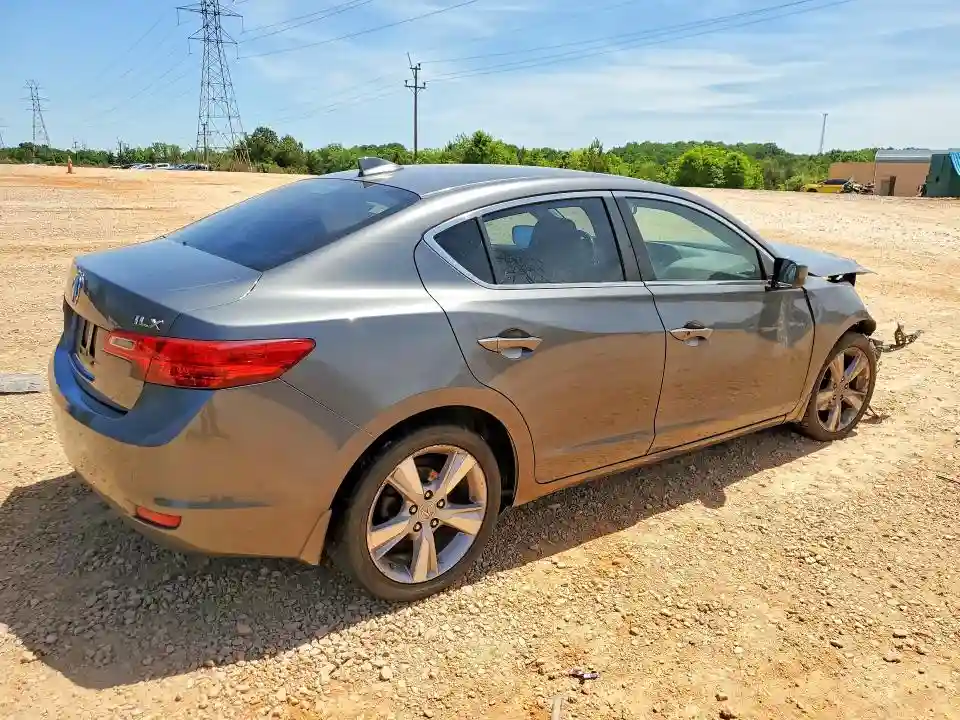 19VDE1F77DE005330 2013 ACURA ILX-2