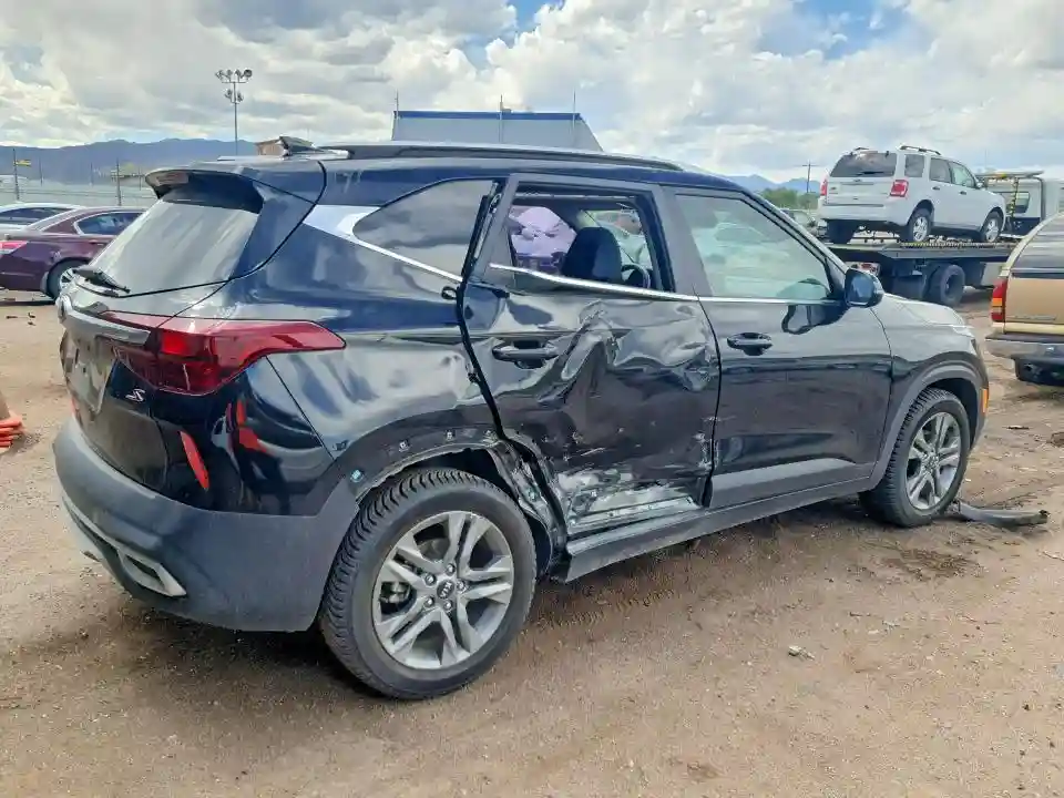 KNDEU2AAXM7115716 2021 KIA SELTOS-2