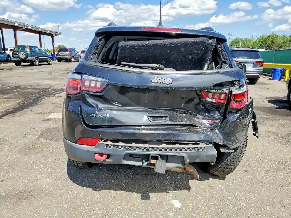 3C4NJDDB8HT635410 2017 JEEP COMPASS-5