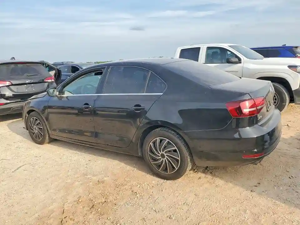 3VW2B7AJ3HM292610 2017 VOLKSWAGEN JETTA-1