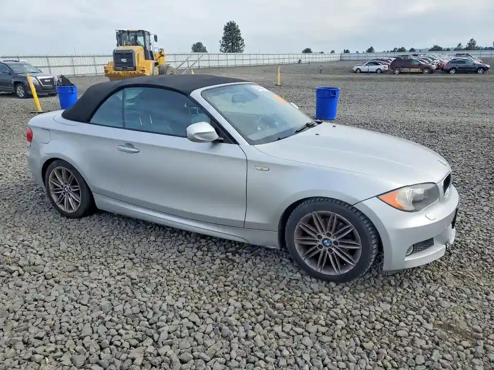 WBAUN1C54AVH82095 2010 BMW 1 SERIES-3