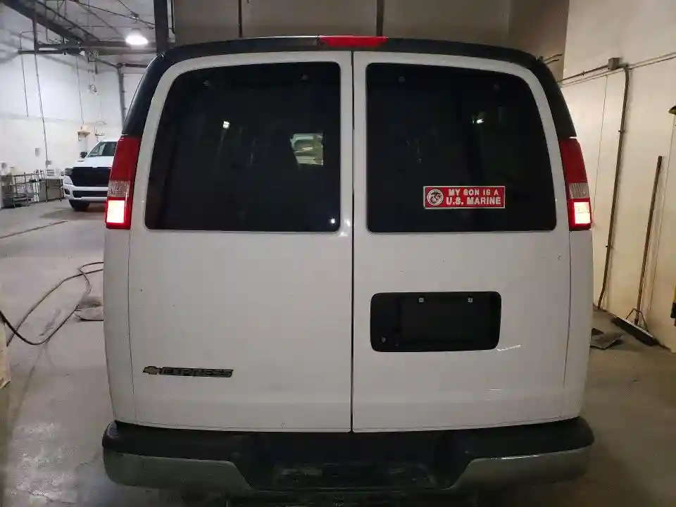 1GAZGMFG1H1251901 2017 CHEVROLET EXPRESS-5