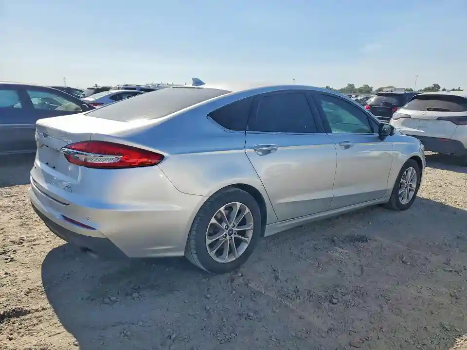 3FA6P0HD3KR135785 2019 FORD FUSION-2