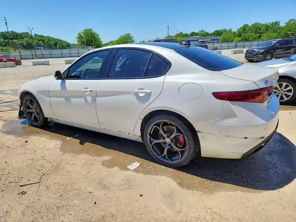 ZARFAEEN5H7560324 2017 ALFA ROMEO GIULIA-1