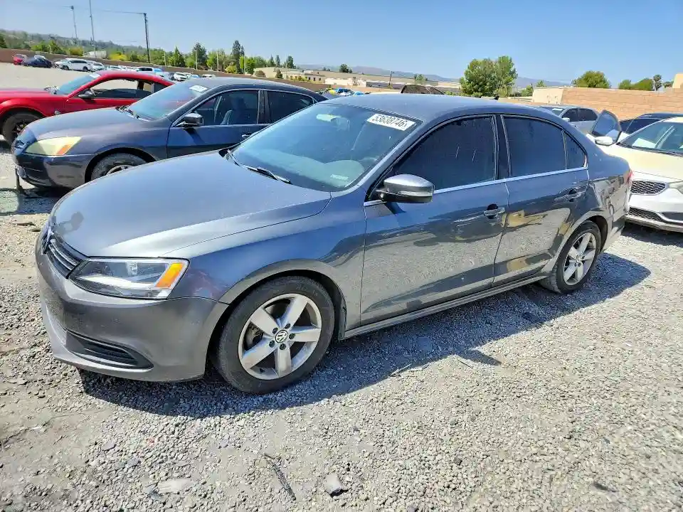 3VWLL7AJXEM374363 2014 VOLKSWAGEN JETTA-0