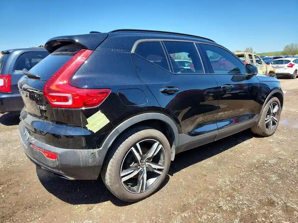 YV4162UM7K2048658 2019 VOLVO XC40-2