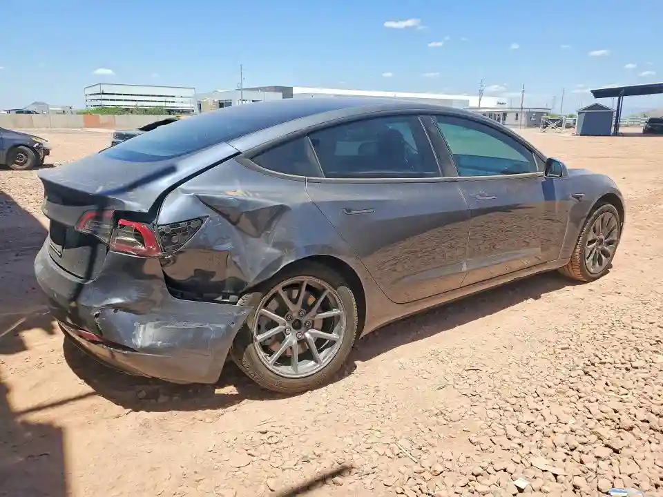 5YJ3E1EA1KF424832 2019 TESLA MODEL 3-2
