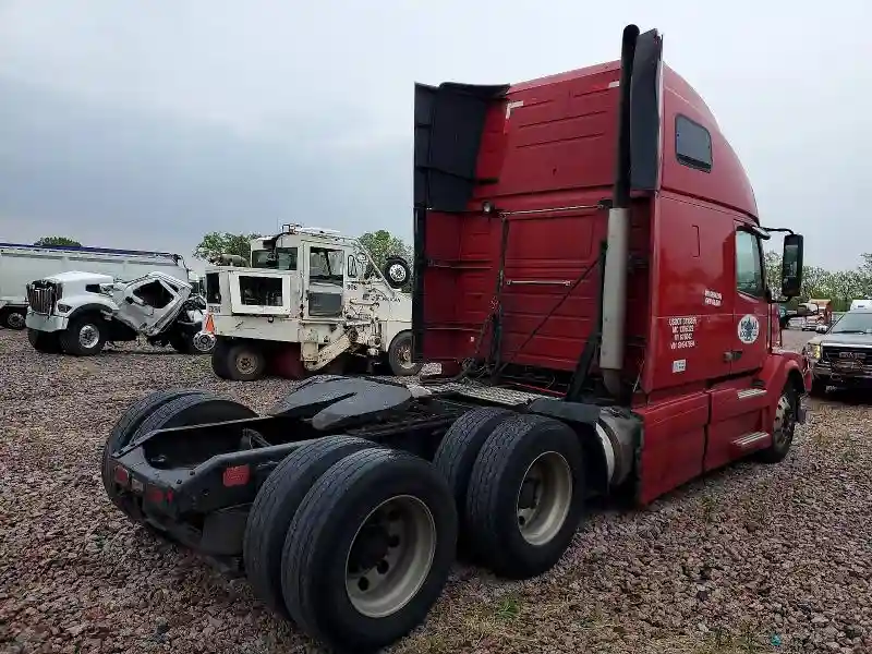 4V4NC9EH2GN947994 2016 VOLVO VN-3