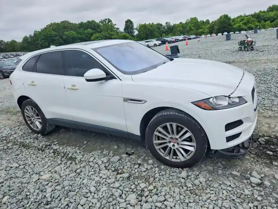 SADCK2GX8KA393219 2019 JAGUAR F-PACE-3