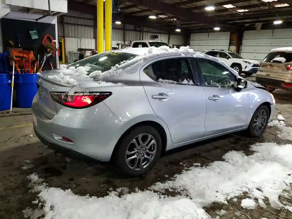 3MYDLBYV9KY503380 2019 TOYOTA YARIS-2
