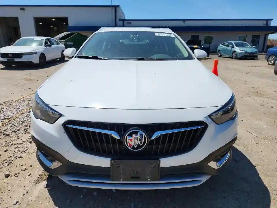 W04GV8SX5J1149504 2018 BUICK REGAL-4