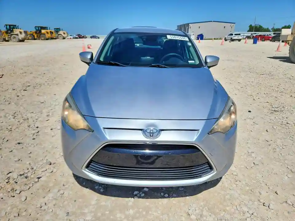3MYDLBYV1JY324975 2018 TOYOTA YARIS IA B-4