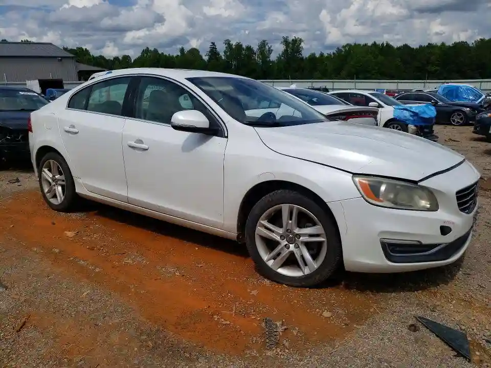 YV140MFC2F2301869 2015 VOLVO S60-3