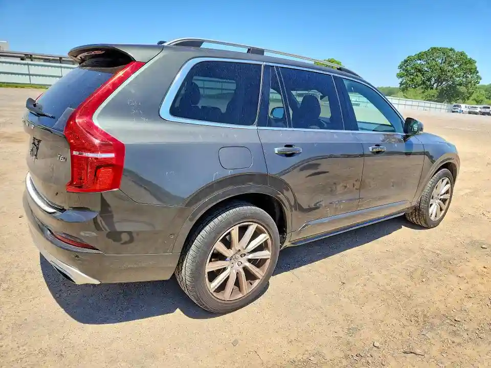 YV4A22PK4J1203810 2018 VOLVO XC90-2