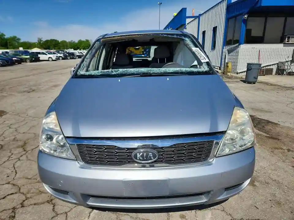 KNDMG4C76B6370057 2011 KIA SEDONA-4