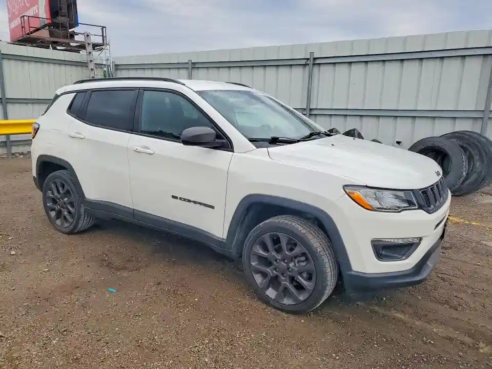 3C4NJDEB9MT524521 2021 JEEP COMPASS-3