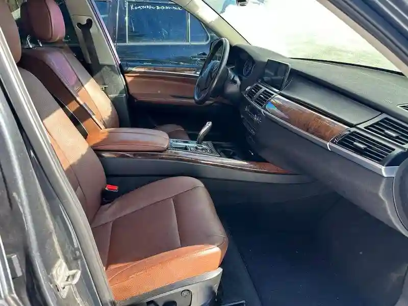 5UXZV4C52CL753358 2012 BMW X5-4