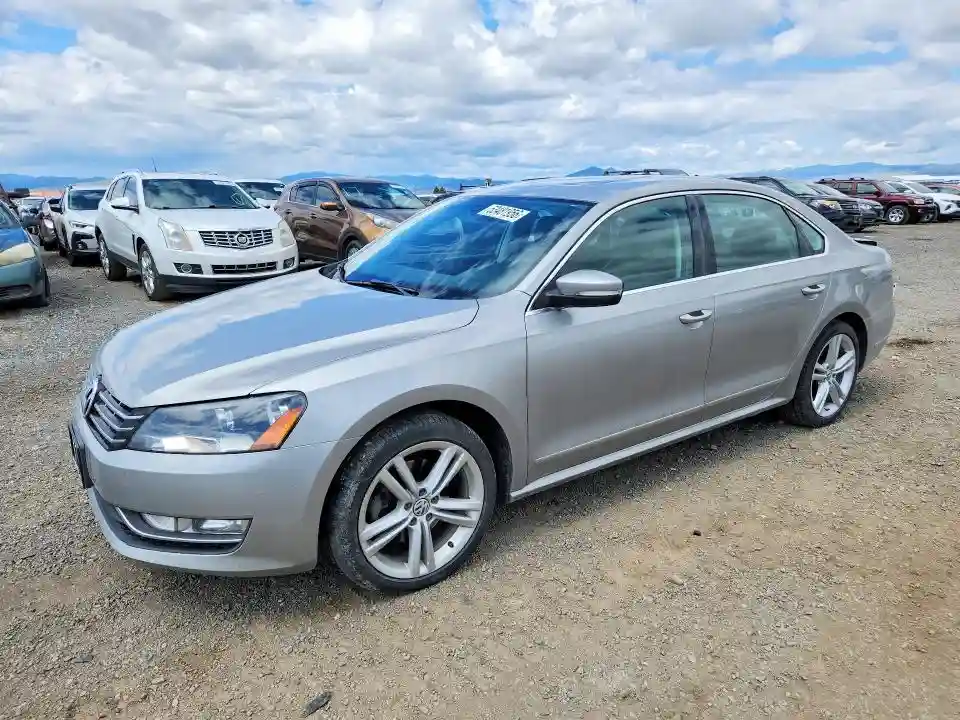1VWCN7A31DC139510 2013 VOLKSWAGEN PASSAT-0