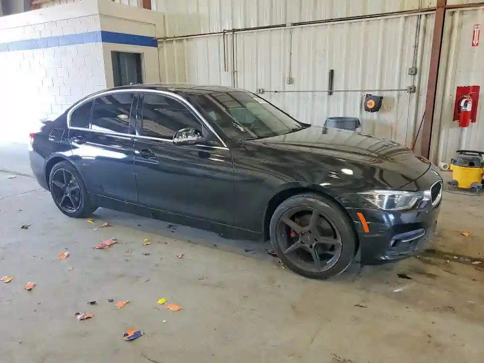 WBA8B9G51JNU95877 2018 BMW 3 SERIES-3