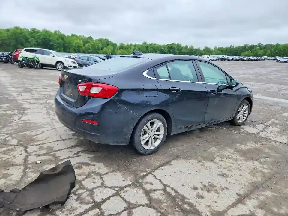 1G1BE5SM8K7117335 2019 CHEVROLET CRUZE-2