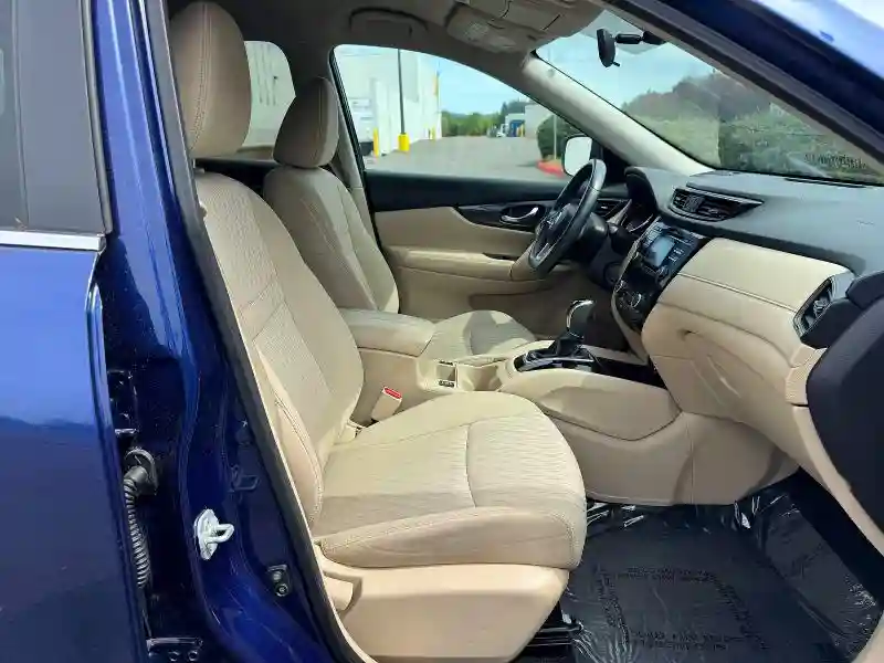 5N1ET2MV3HC813398 2017 NISSAN ROGUE-4