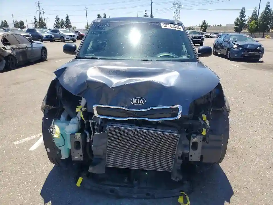 KNDJP3A58F7201186 2015 KIA SOUL-4