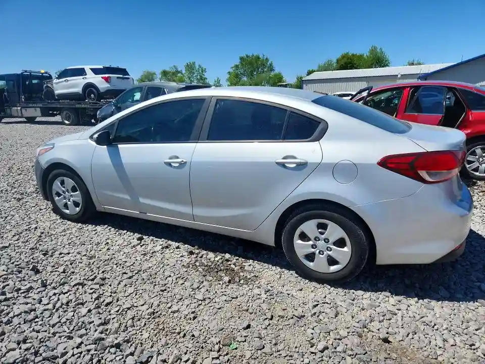 3KPFK4A75JE213963 2018 KIA FORTE-1
