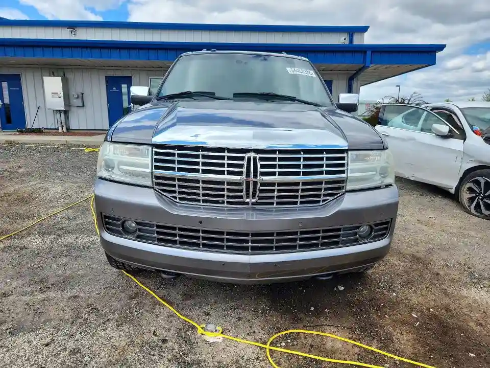 5LMJJ2J59BEJ09112 2011 LINCOLN NAVIGATOR-4