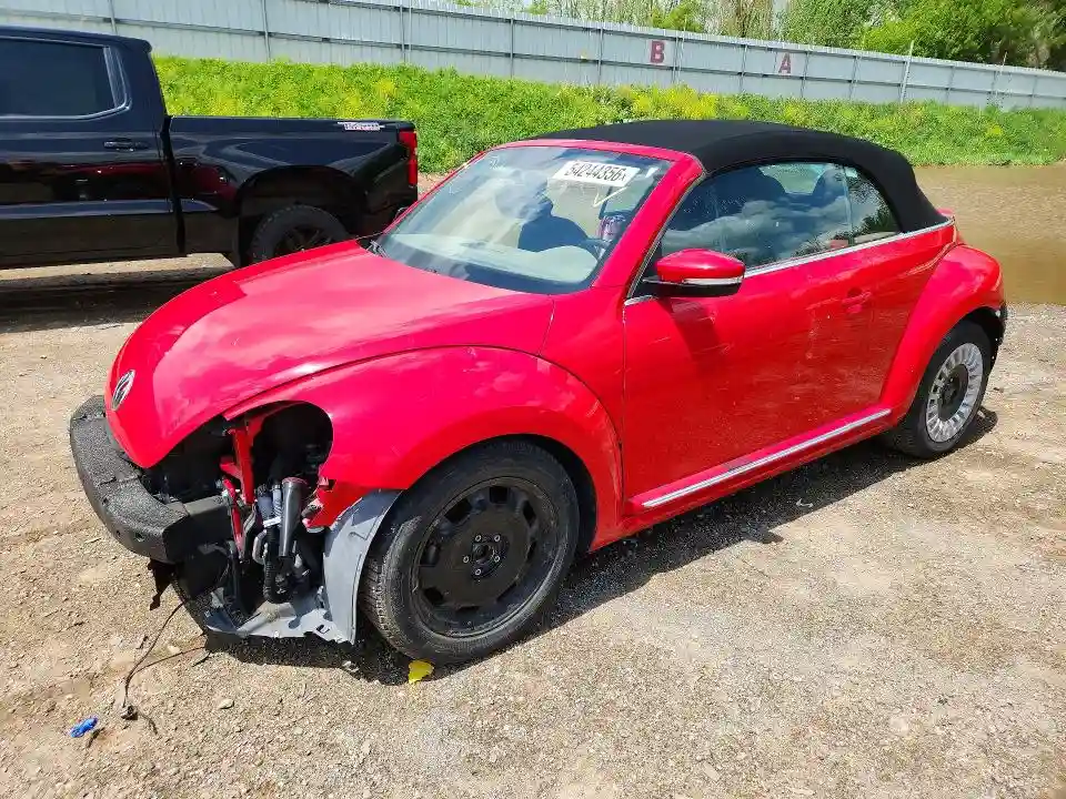 3VW517AT2FM801150 2015 VOLKSWAGEN BEETLE-0