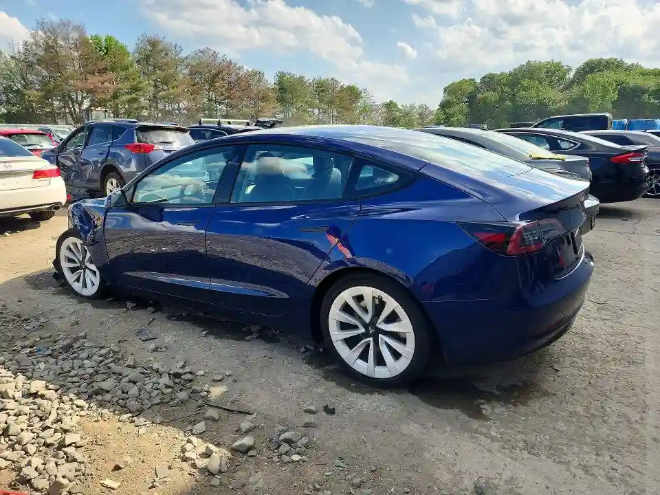 5YJ3E1EB5PF660934 2023 TESLA MODEL 3-1
