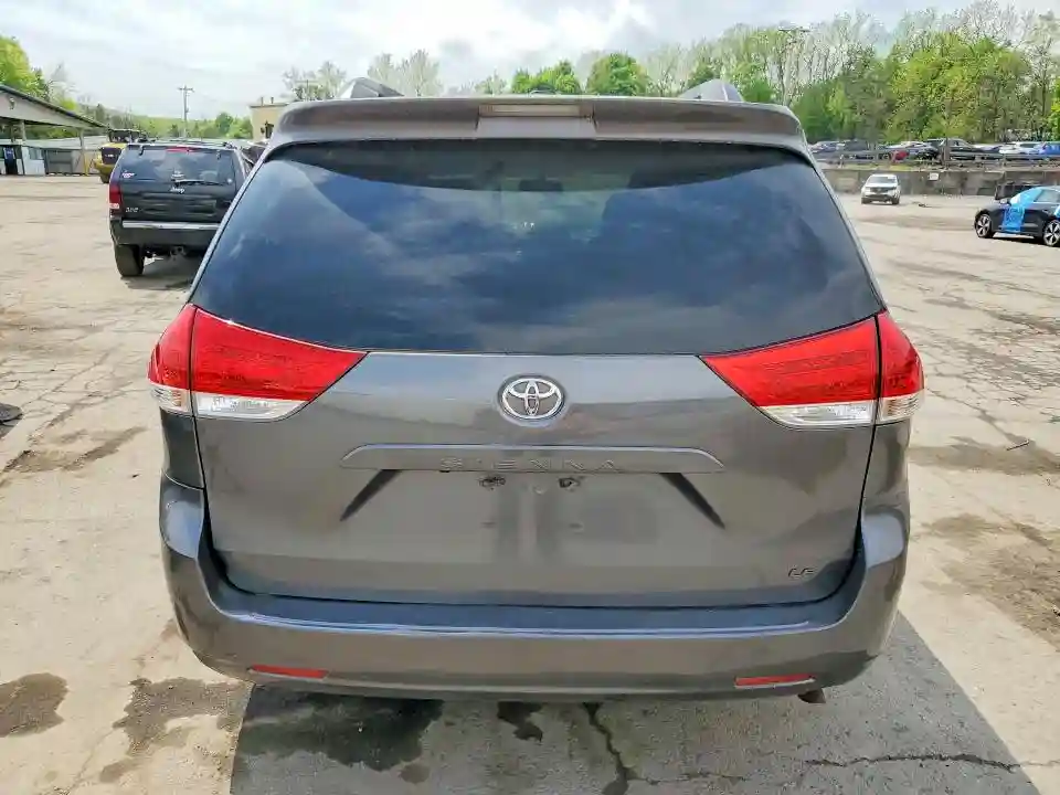 5TDKK3DC3DS392905 2013 TOYOTA SIENNA-5