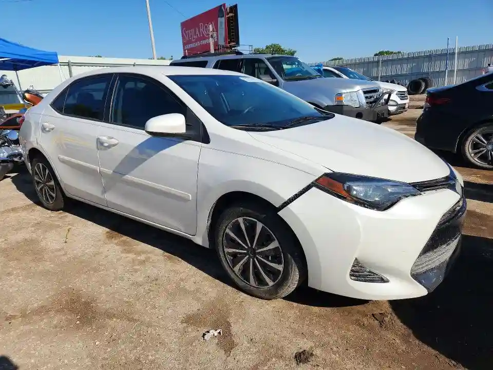 5YFBURHE6JP801184 2018 TOYOTA COROLLA-3