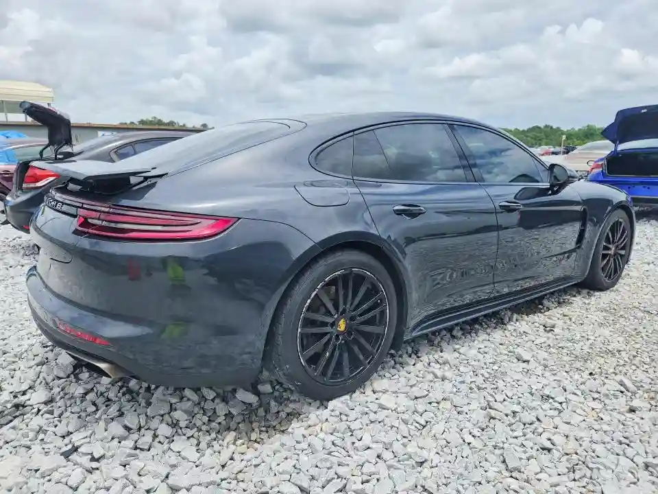 WP0AA2A72JL115885 2018 PORSCHE PANAMERA-2