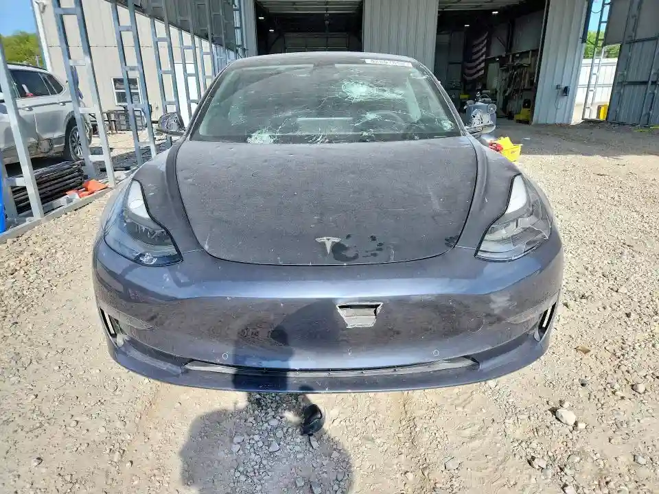 5YJ3E1EB2MF044099 2021 TESLA MODEL 3-4
