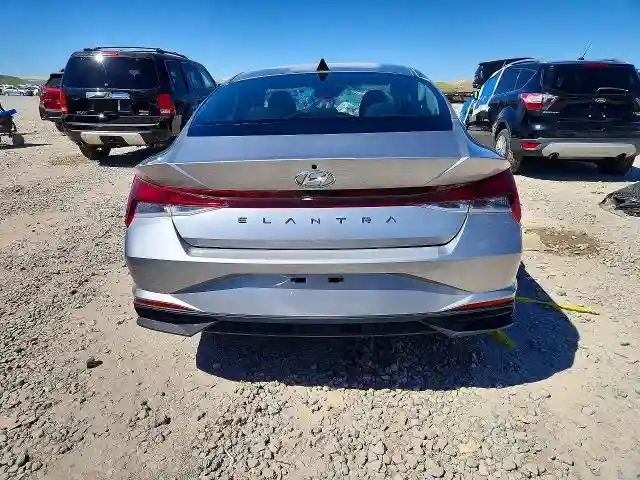 5NPLM4AG0NH075246 2022 HYUNDAI ELANTRA-5