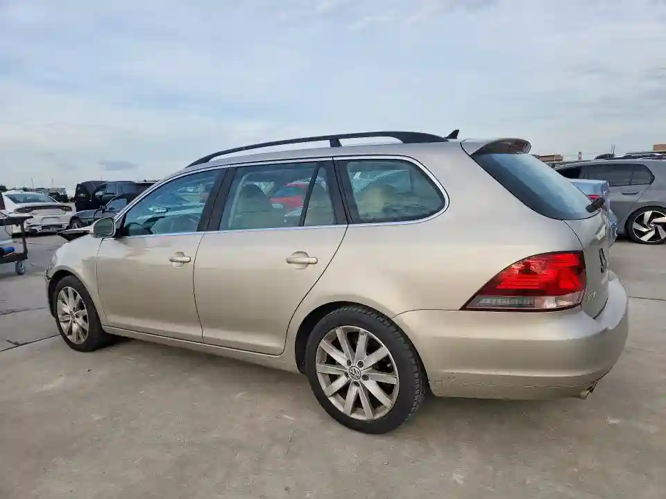 3VWPL7AJ5DM630909 2013 VOLKSWAGEN JETTA-1