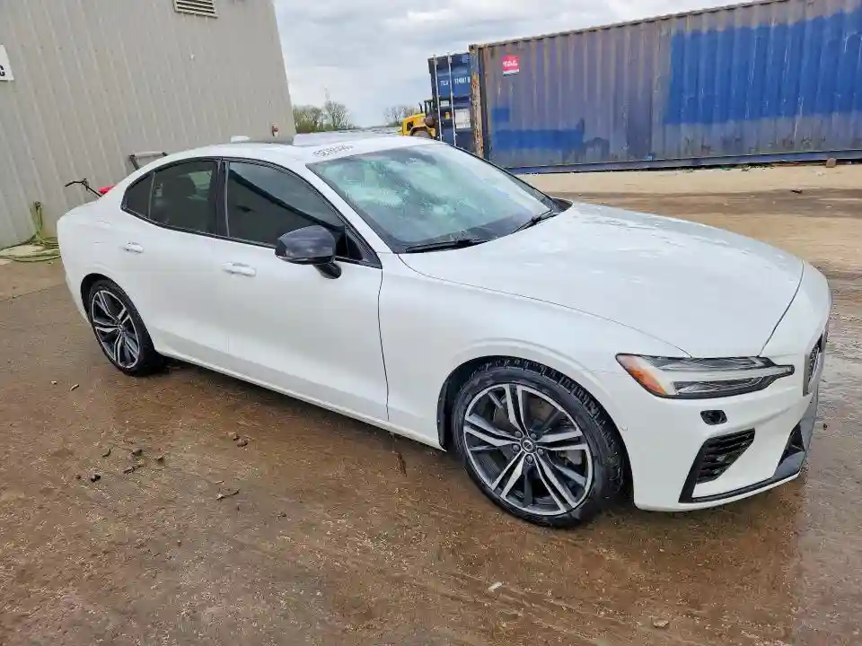 7JRBR0FM2KG014177 2019 VOLVO S60-3