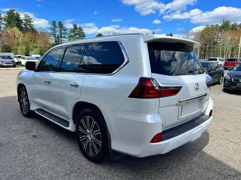 JTJHY7AX3K4284913 2019 LEXUS LX570-2