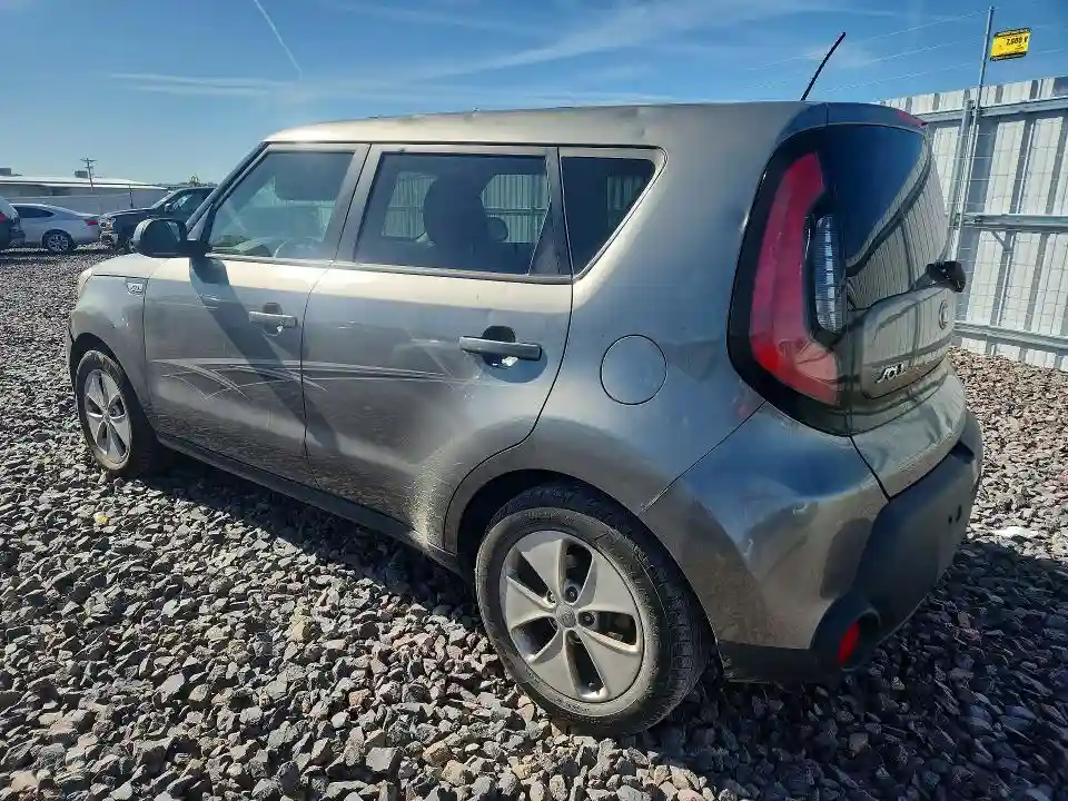 KNDJN2A27G7253044 2016 KIA SOUL-1