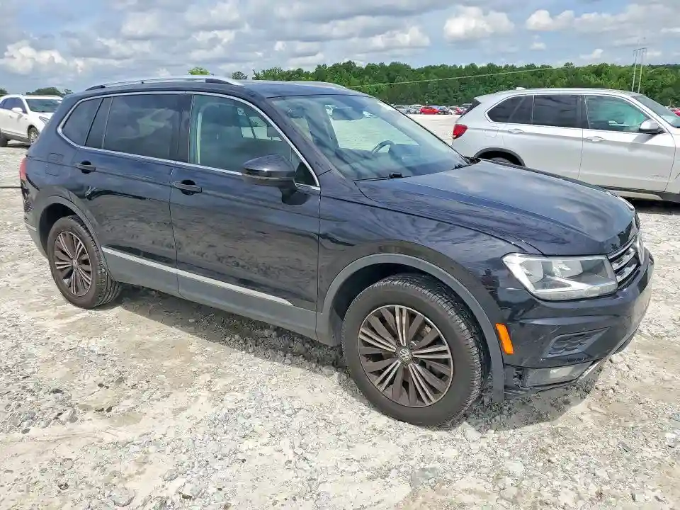 3VV2B7AX2JM057002 2018 VOLKSWAGEN TIGUAN-3