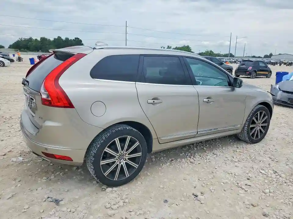 YV440MDM0F2758923 2015 VOLVO XC60-2
