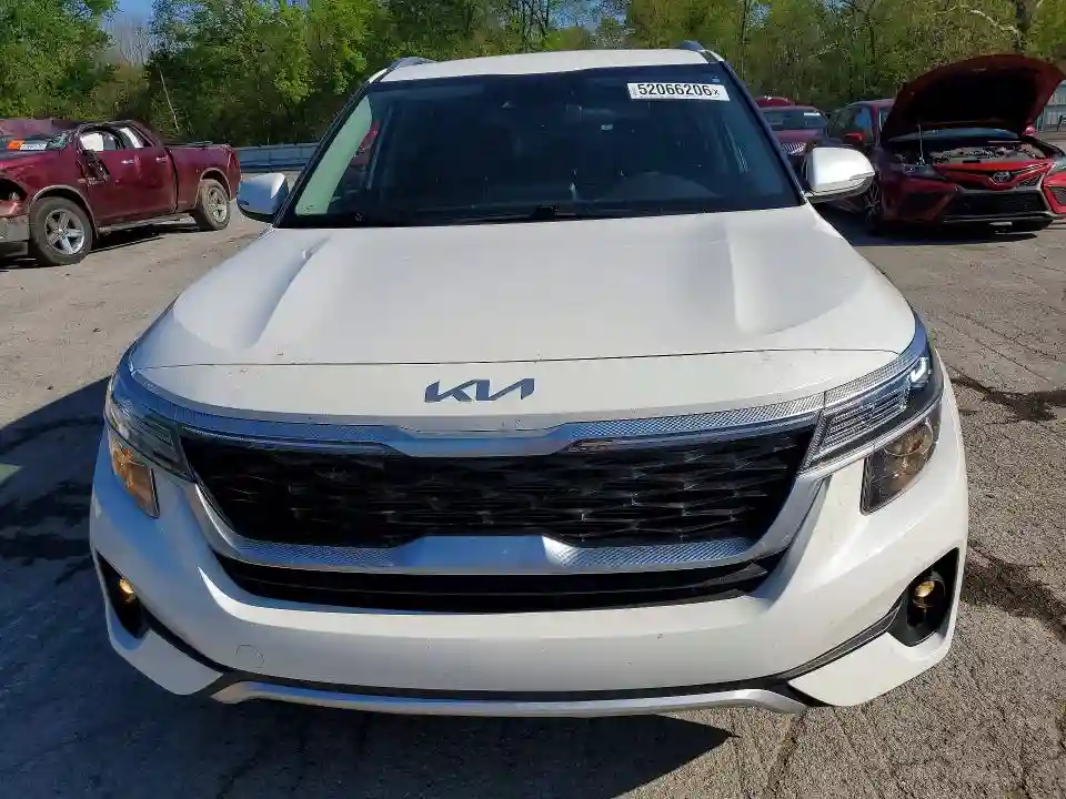 KNDERCAA3N7344960 2022 KIA SELTOS-4