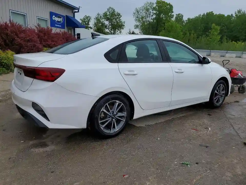 3KPF24AD7NE466438 2022 KIA FORTE-2